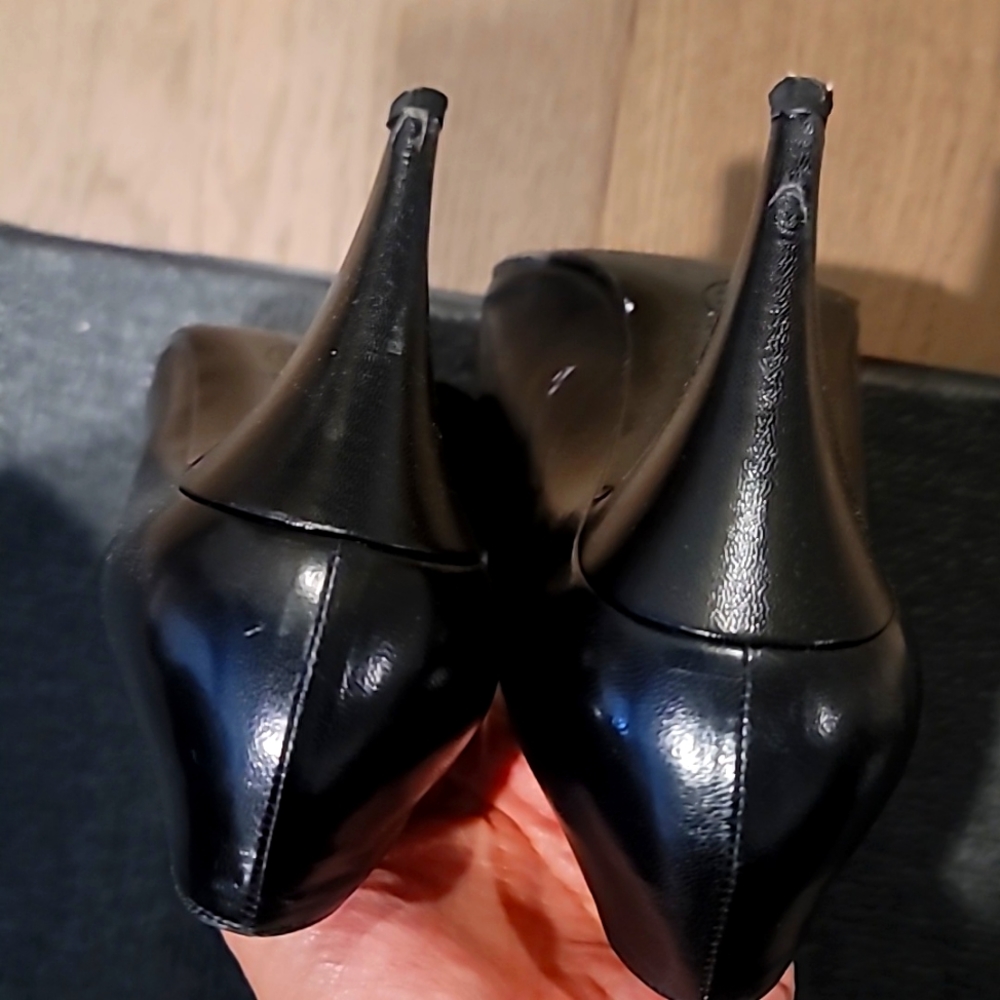 Chanel classic black pumps size 37.5 - Picture 2 of 5